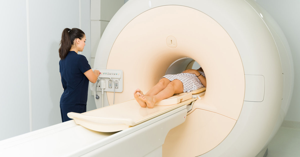 深層学習ベースの再構成により、脊椎 MRI の取得時間をほぼ半分に短縮